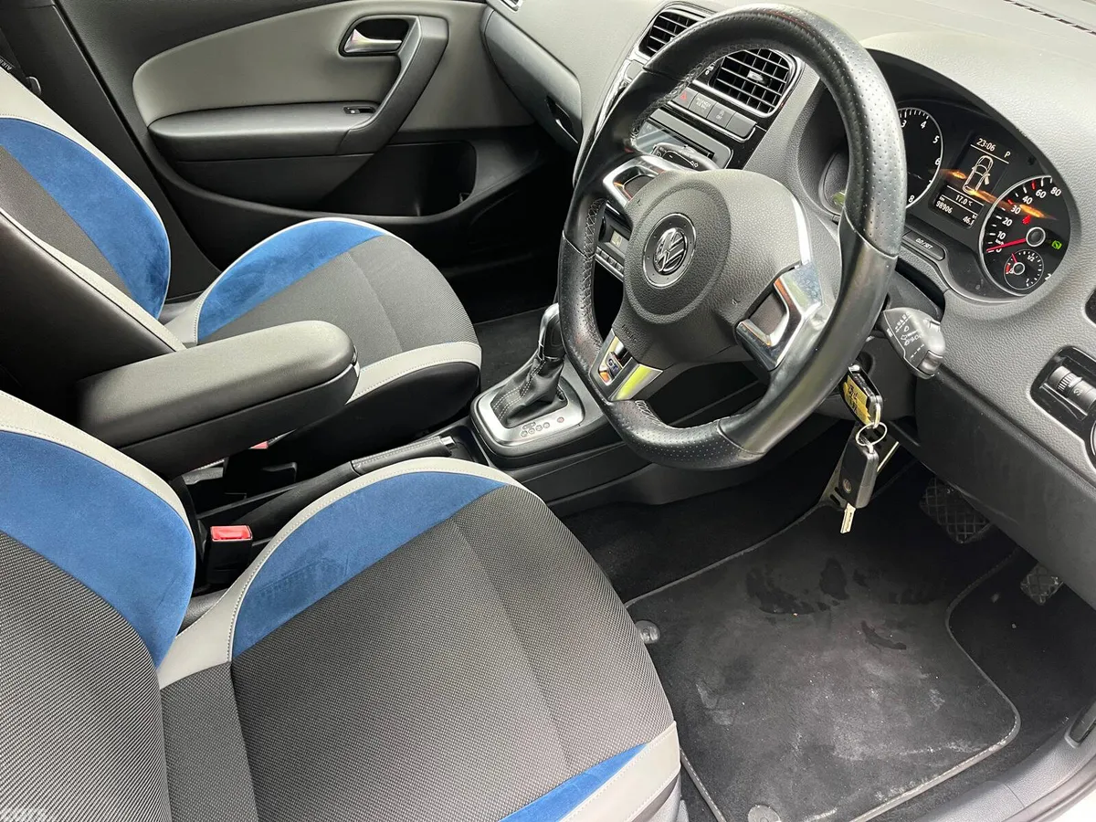 Volkswagen Polo Hatchback, Petrol, 2015, Silver