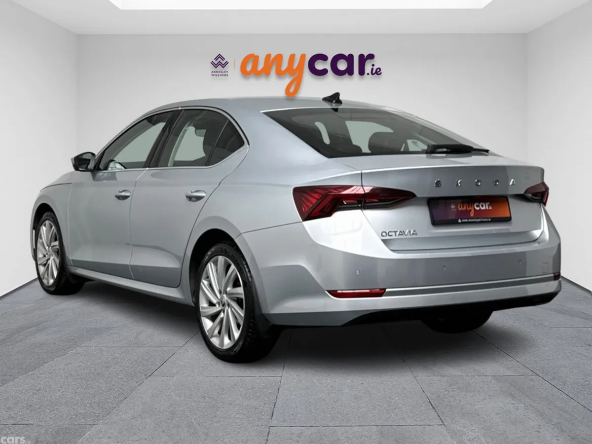 Skoda Octavia Saloon, Petrol, 2021, Grey