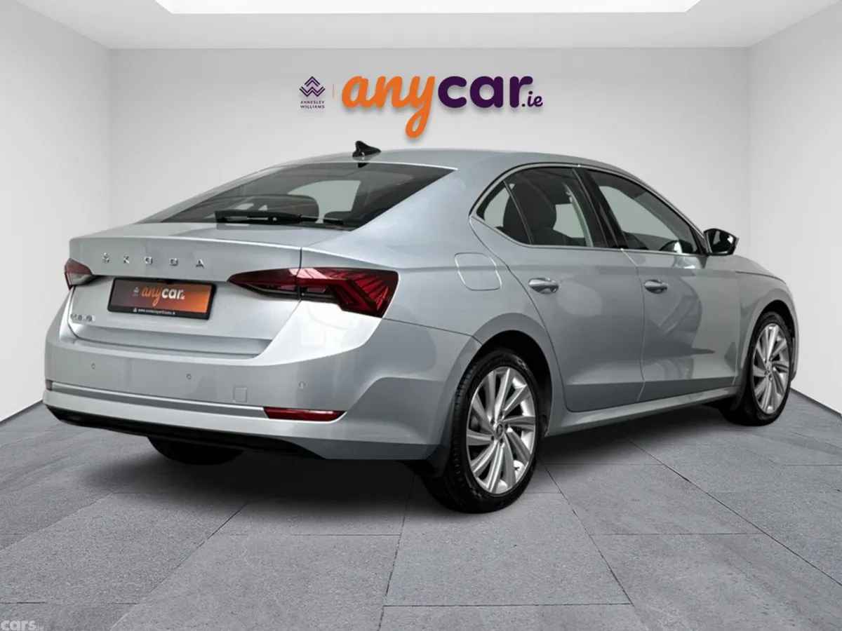 Skoda Octavia Saloon, Petrol, 2021, Grey