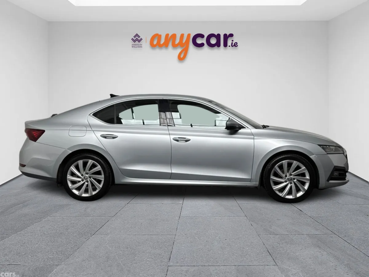 Skoda Octavia Saloon, Petrol, 2021, Grey