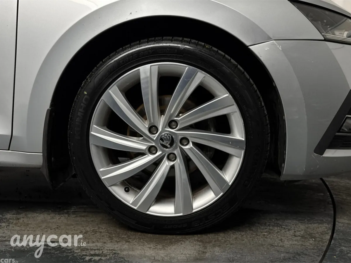 Skoda Octavia Saloon, Petrol, 2021, Grey