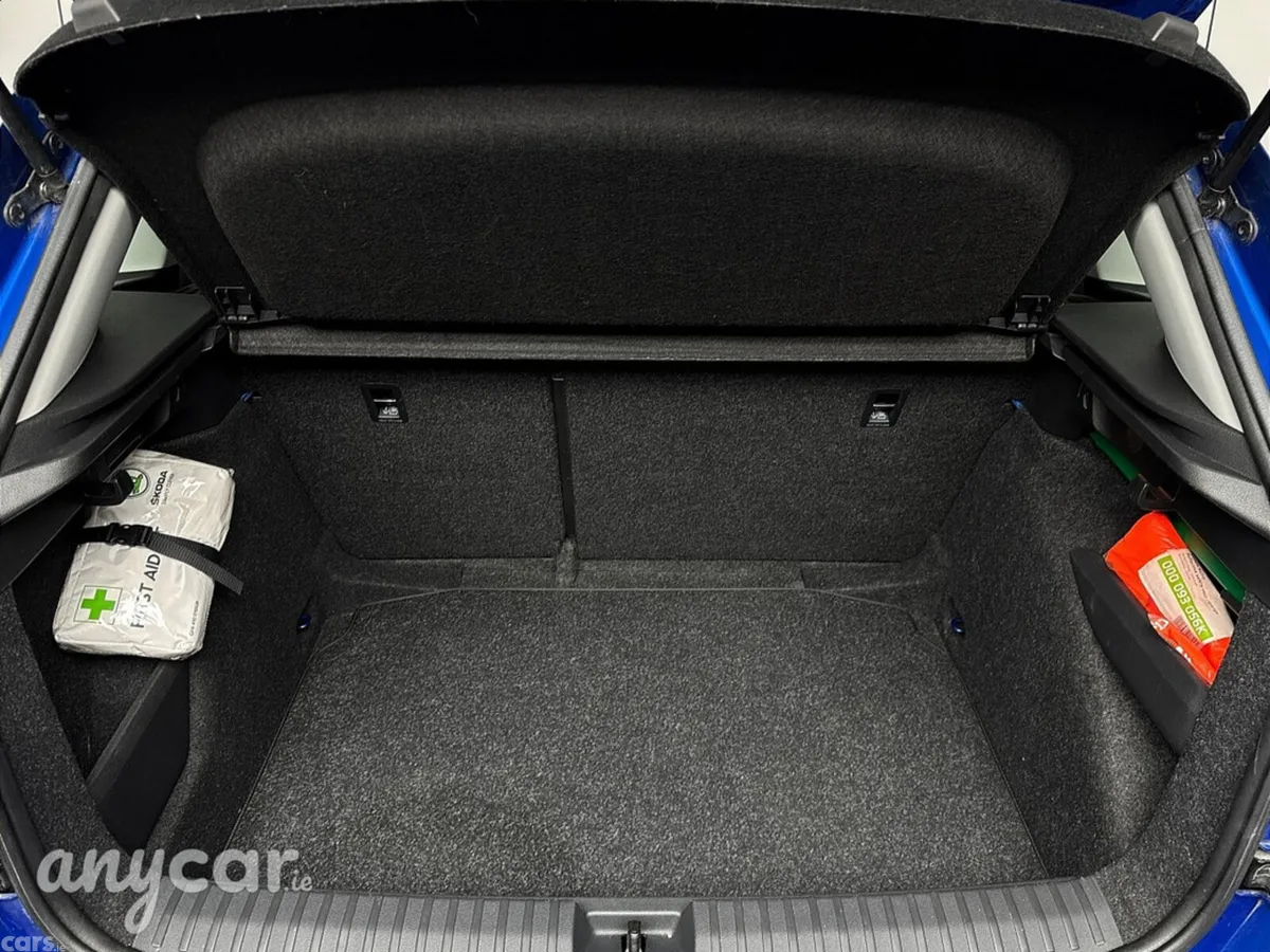 Skoda Kamiq Hatchback, Petrol, 2021, Blue