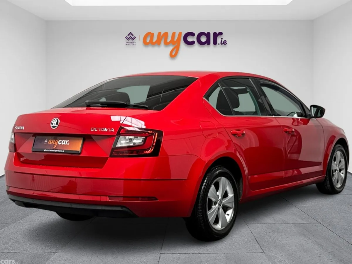 Skoda Octavia Saloon, Petrol, 2019, Red