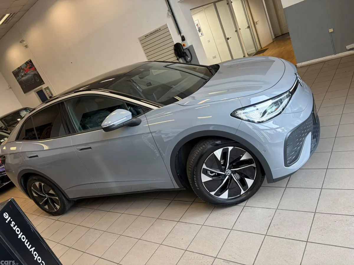 Volkswagen ID.5 Hatchback, Electric, 2025, Grey