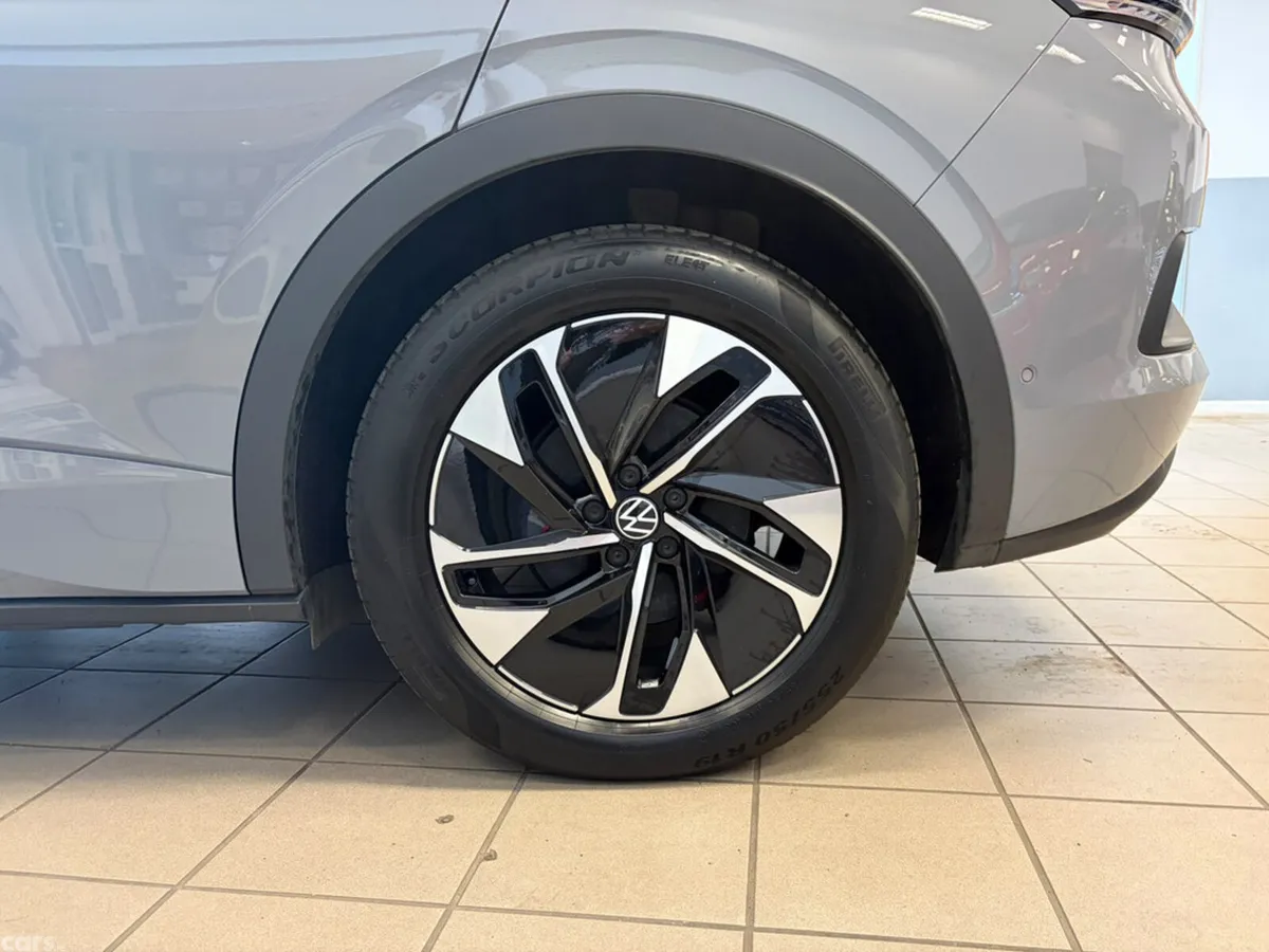 Volkswagen ID.5 Hatchback, Electric, 2025, Grey