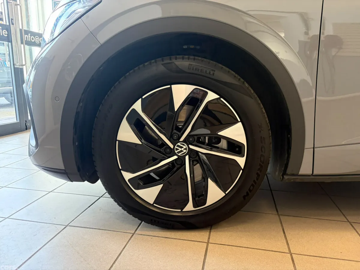 Volkswagen ID.5 Hatchback, Electric, 2025, Grey