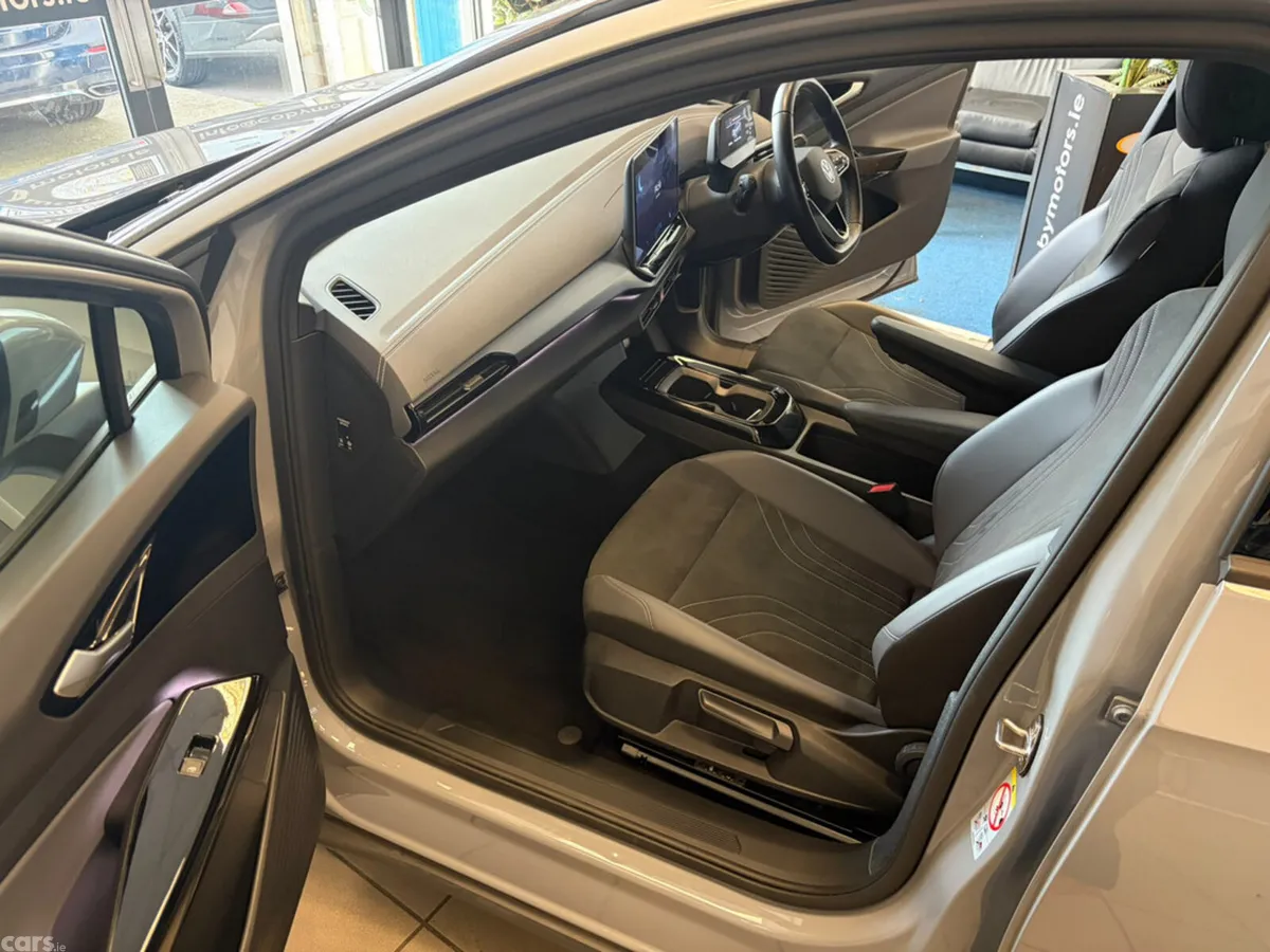 Volkswagen ID.5 Hatchback, Electric, 2025, Grey