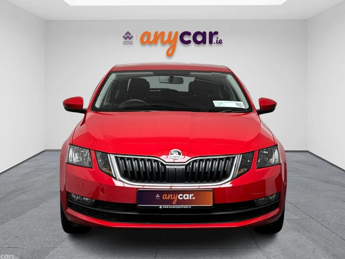 Skoda Octavia Saloon, Petrol, 2019, Red