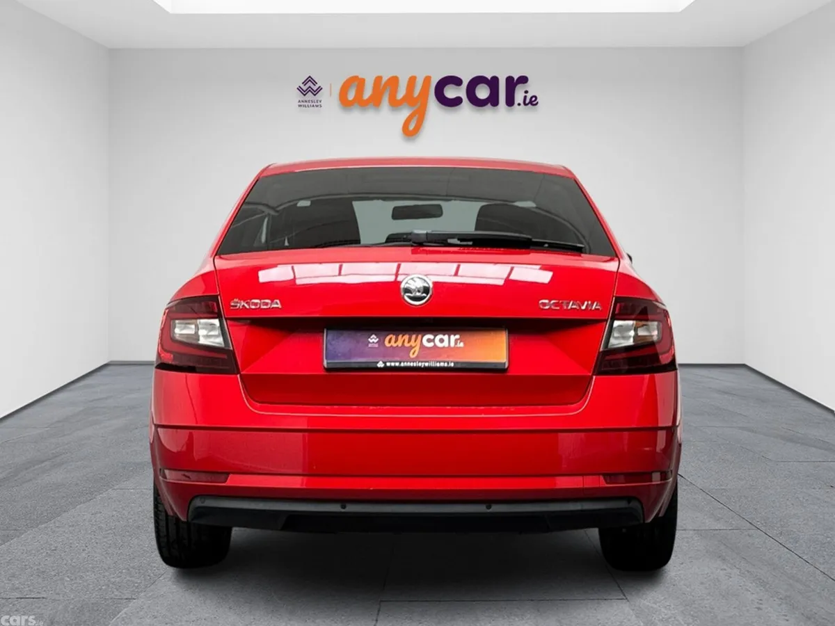 Skoda Octavia Saloon, Petrol, 2019, Red