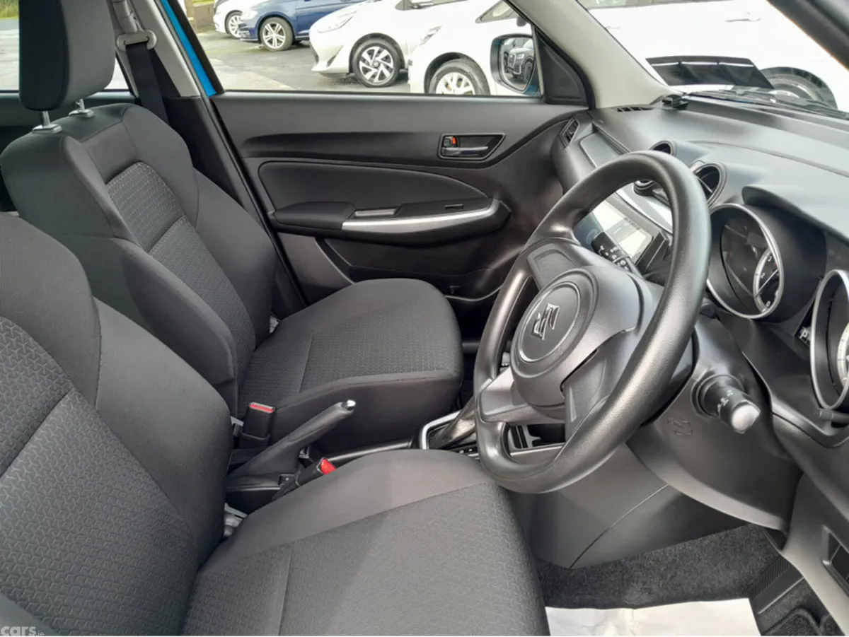Suzuki Swift Hatchback, Petrol, 2023, Blue