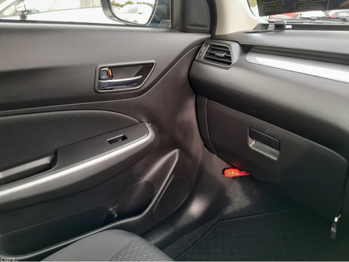Suzuki Swift Hatchback, Petrol, 2023, Blue