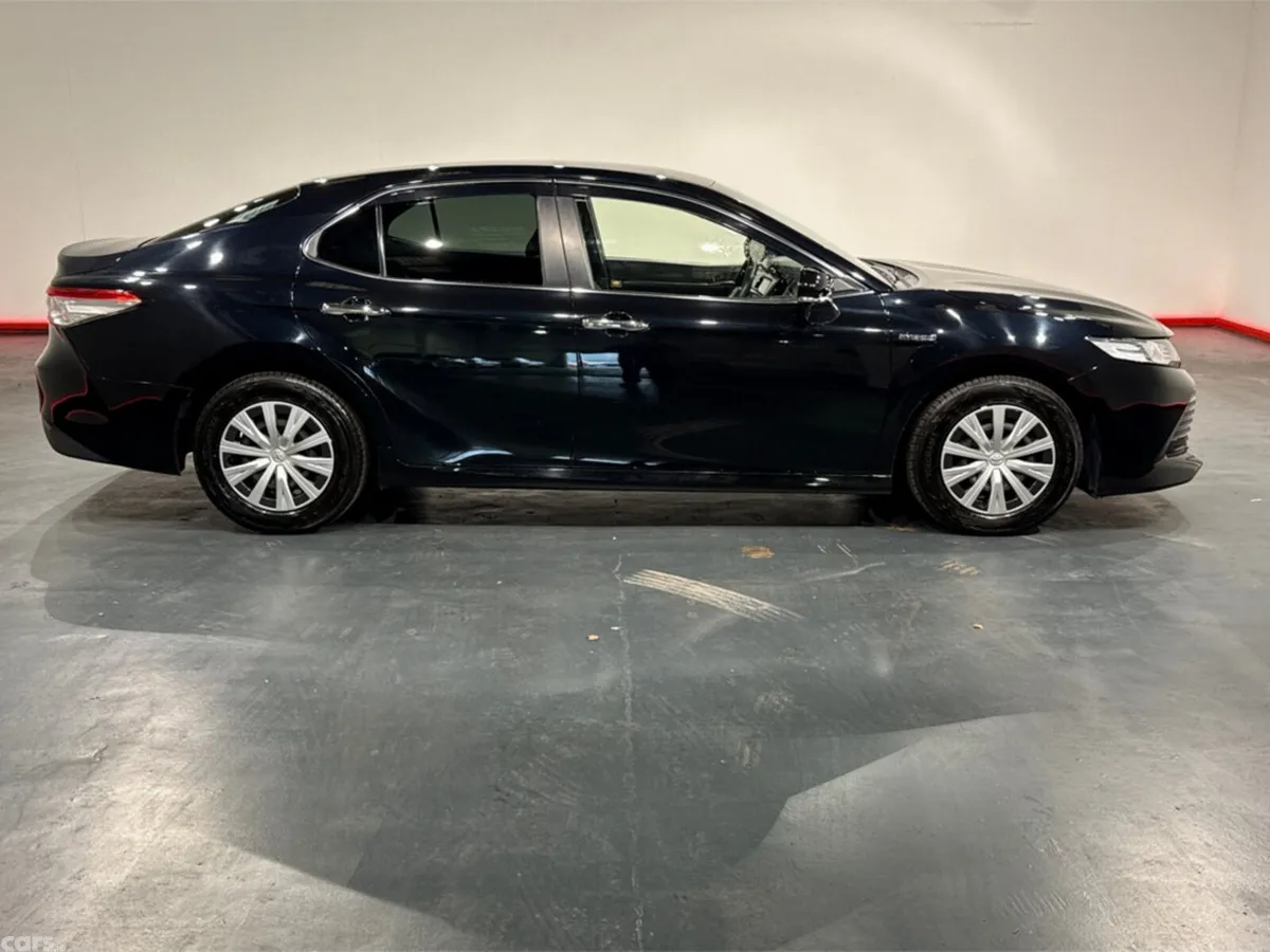 Toyota Camry Saloon, Petrol Hybrid, 2019, Black
