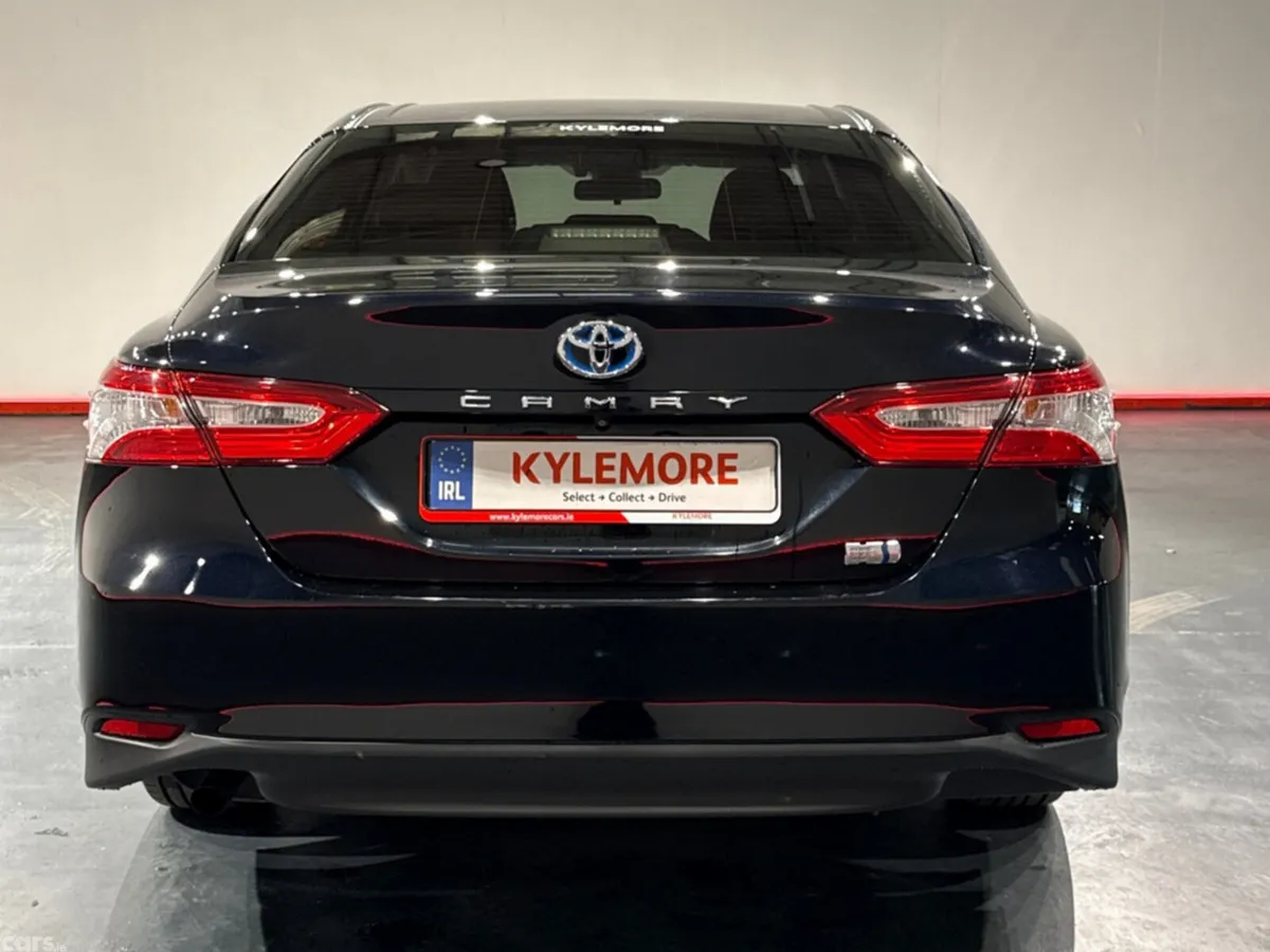 Toyota Camry Saloon, Petrol Hybrid, 2019, Black