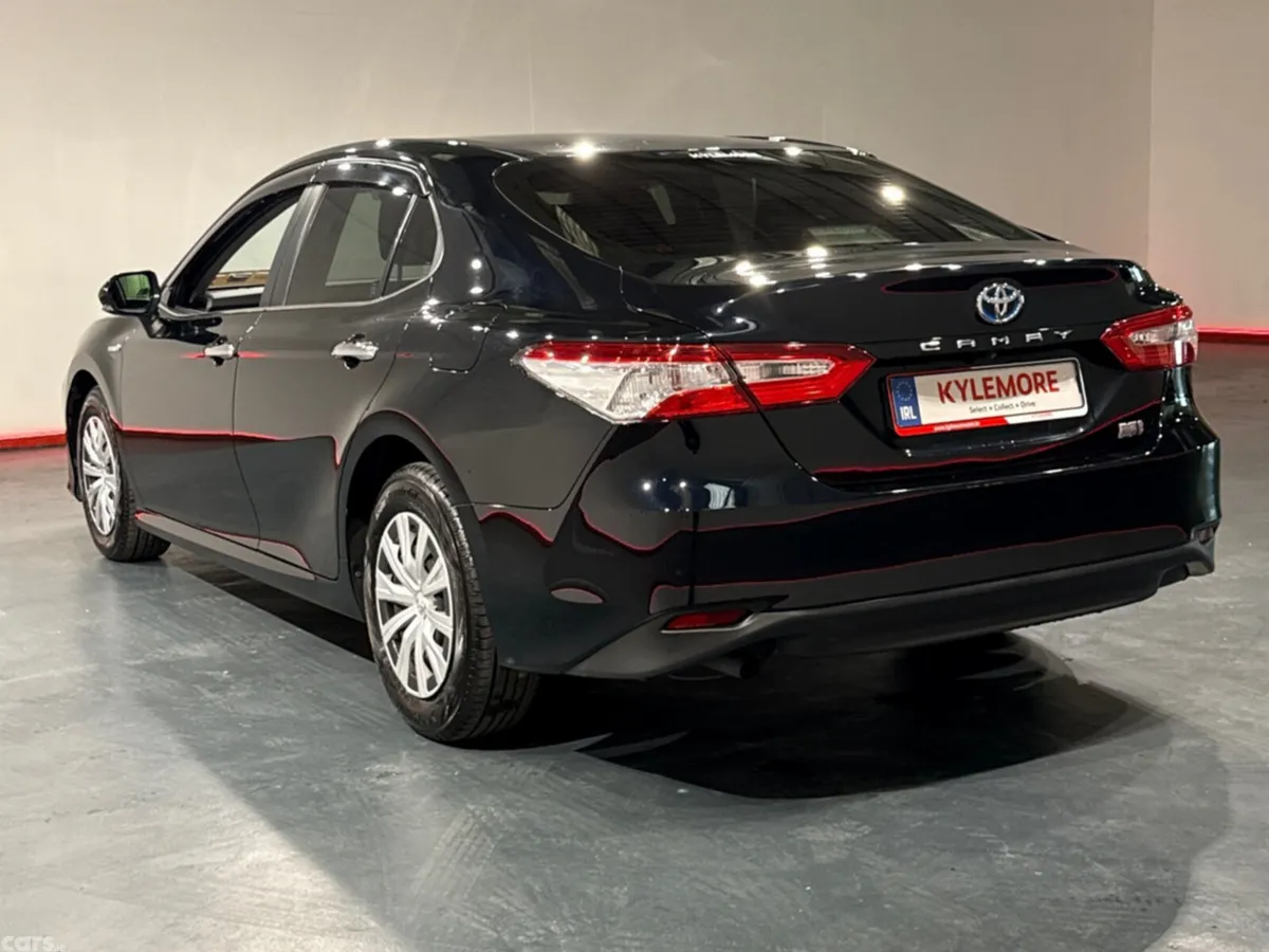 Toyota Camry Saloon, Petrol Hybrid, 2019, Black