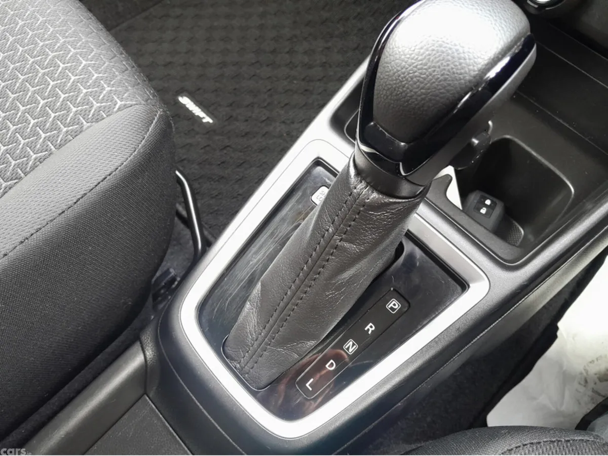Suzuki Swift Hatchback, Petrol, 2023, Blue