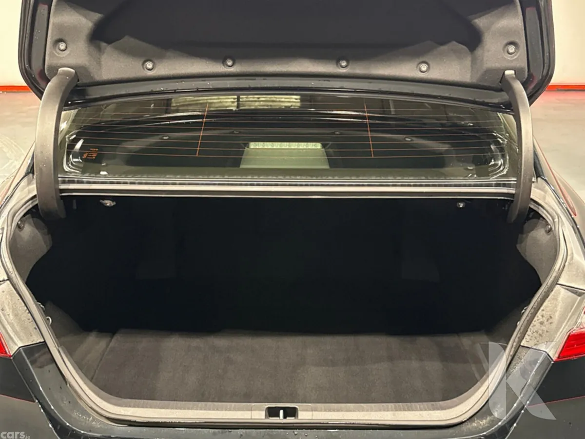Toyota Camry Saloon, Petrol Hybrid, 2019, Black
