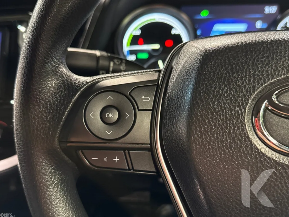 Toyota Camry Saloon, Petrol Hybrid, 2019, Black