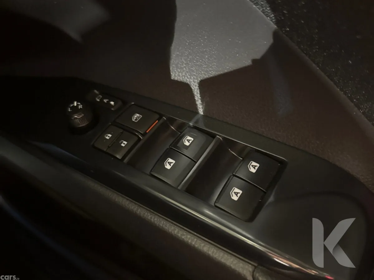 Toyota Camry Saloon, Petrol Hybrid, 2019, Black