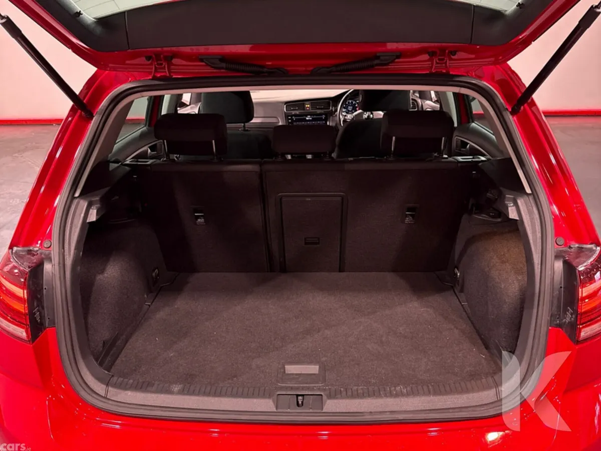 Volkswagen Golf Hatchback, Petrol, 2018, Red