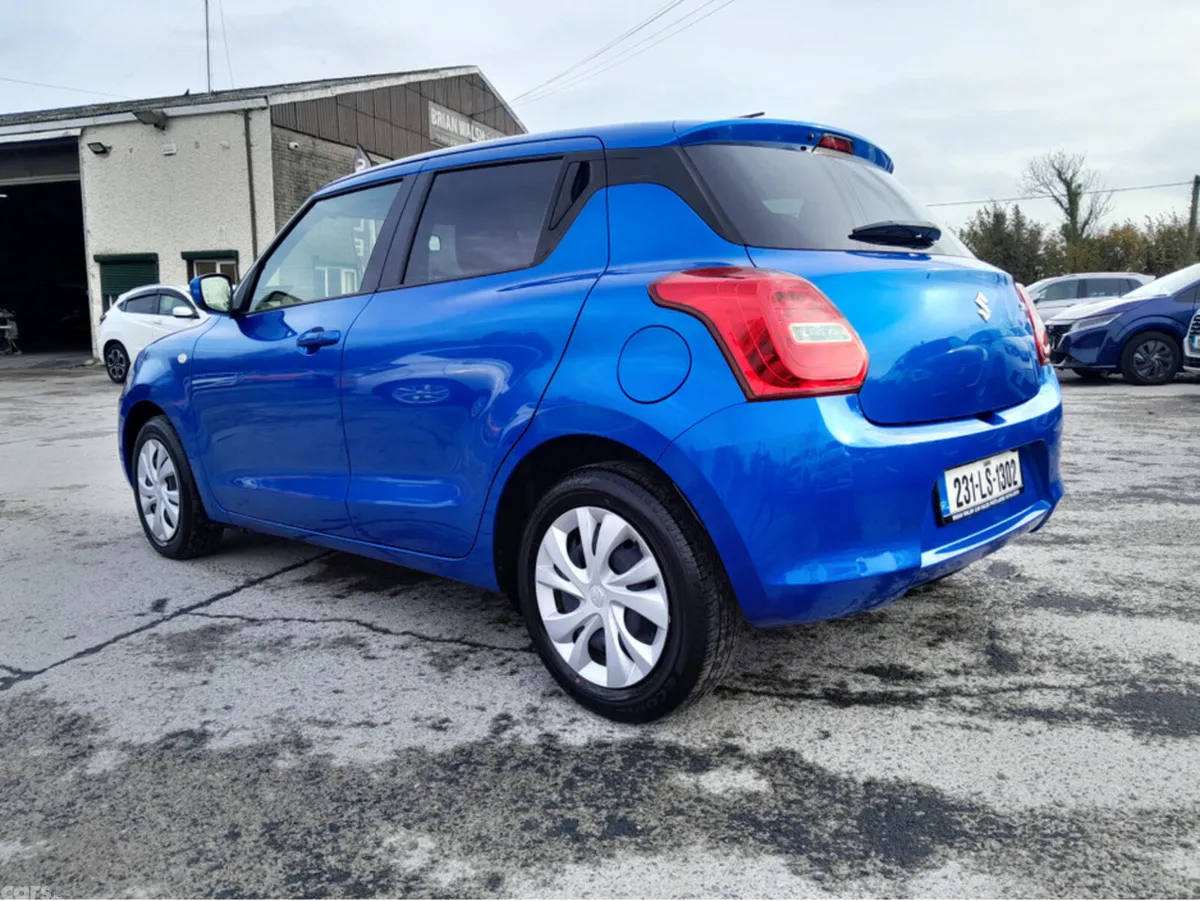 Suzuki Swift Hatchback, Petrol, 2023, Blue