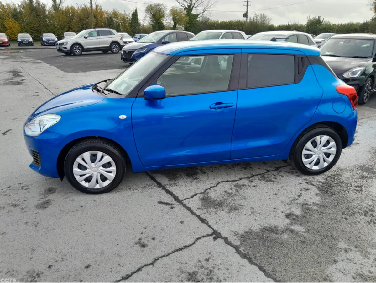 Suzuki Swift Hatchback, Petrol, 2023, Blue