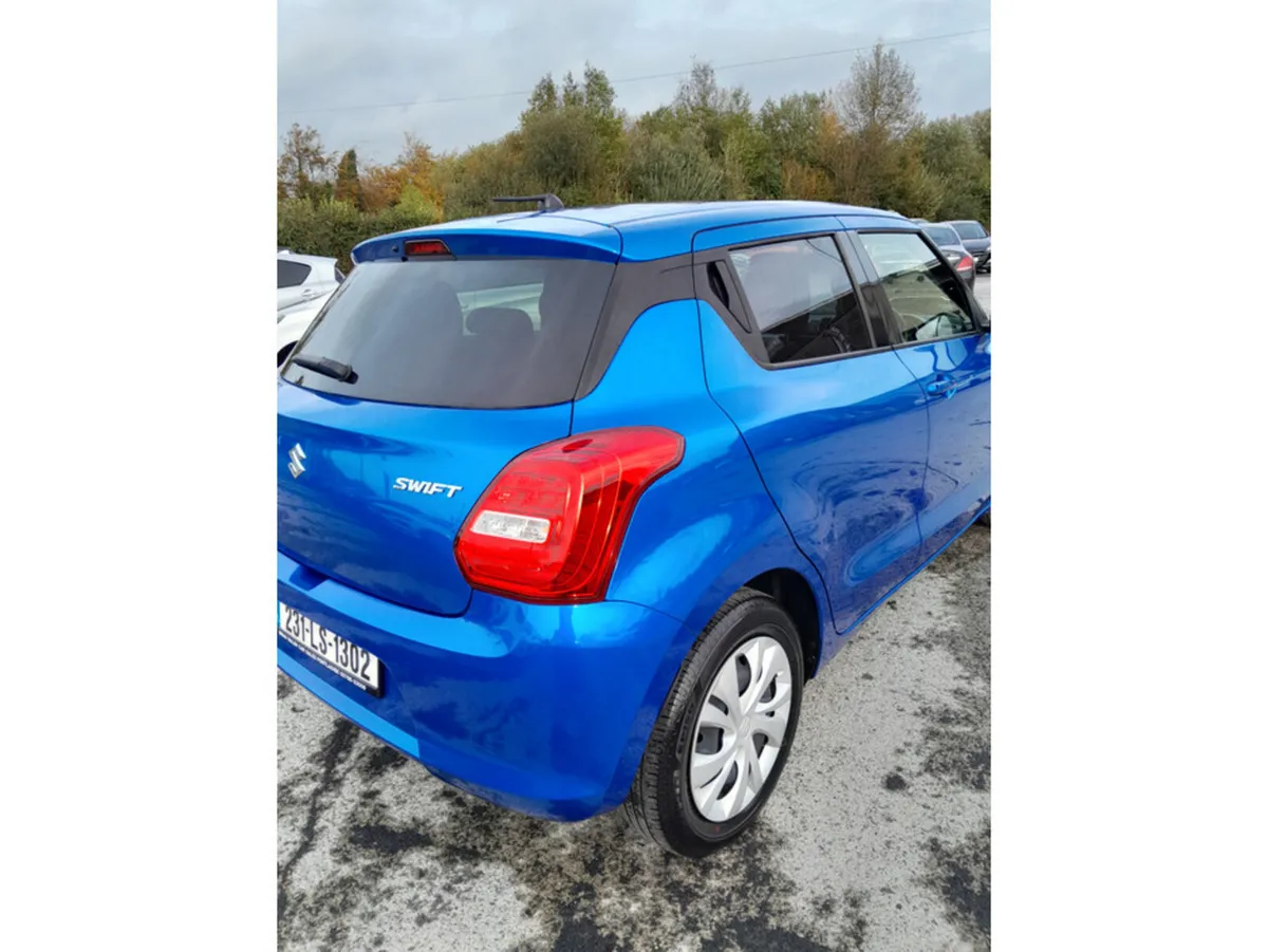 Suzuki Swift Hatchback, Petrol, 2023, Blue