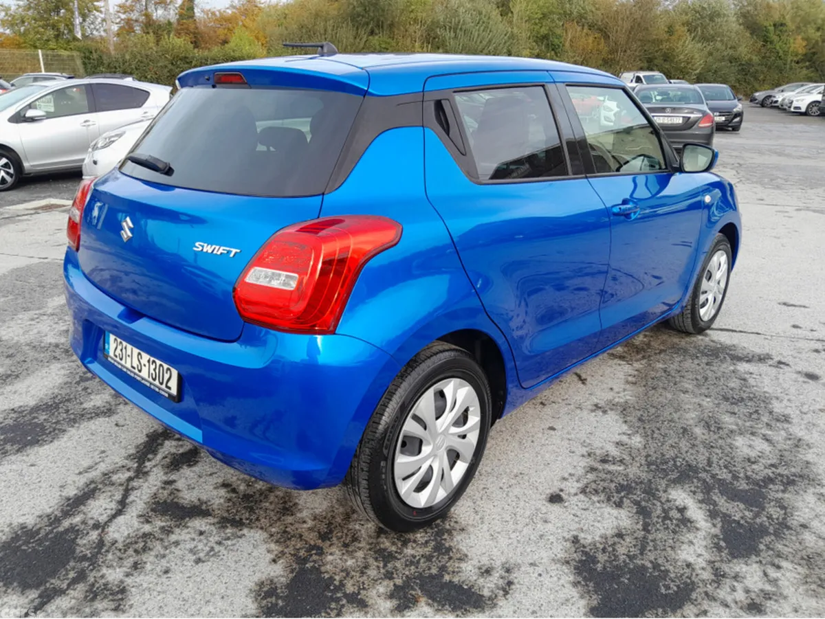 Suzuki Swift Hatchback, Petrol, 2023, Blue