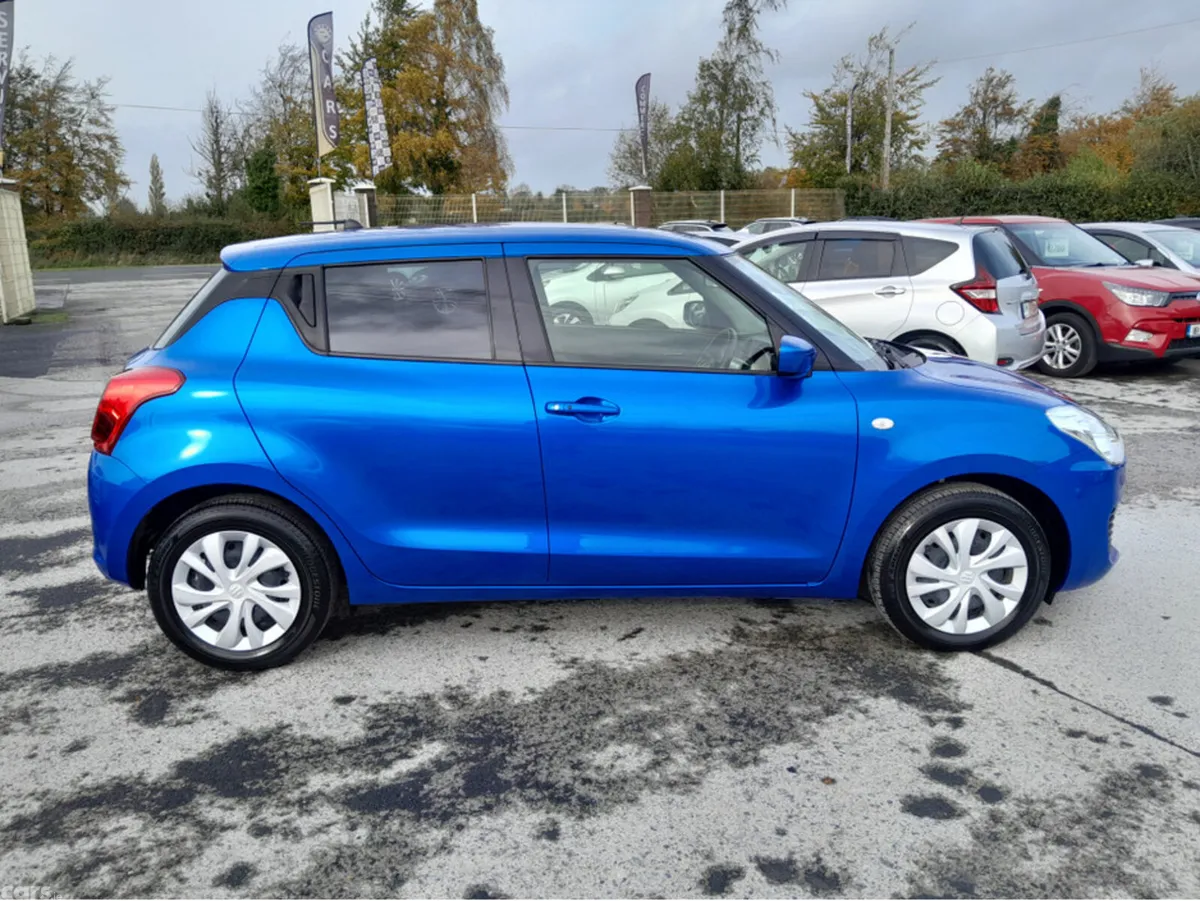 Suzuki Swift Hatchback, Petrol, 2023, Blue