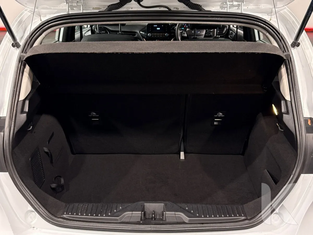 Ford Fiesta Hatchback, Petrol, 2019, White