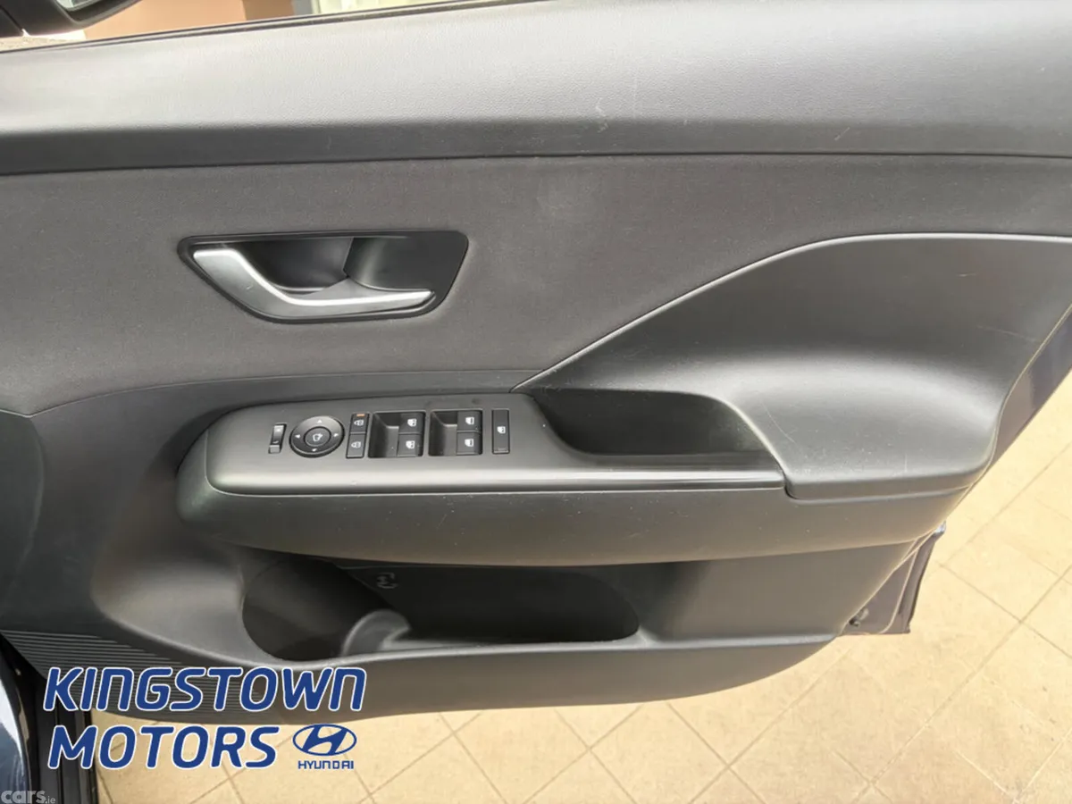 Hyundai KONA MPV, Petrol, 2024, Blue