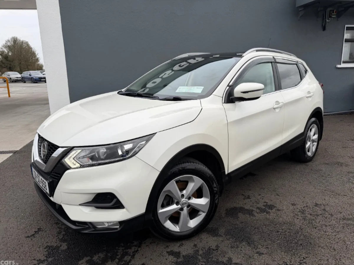 Nissan Qashqai MPV, Petrol, 2021, White