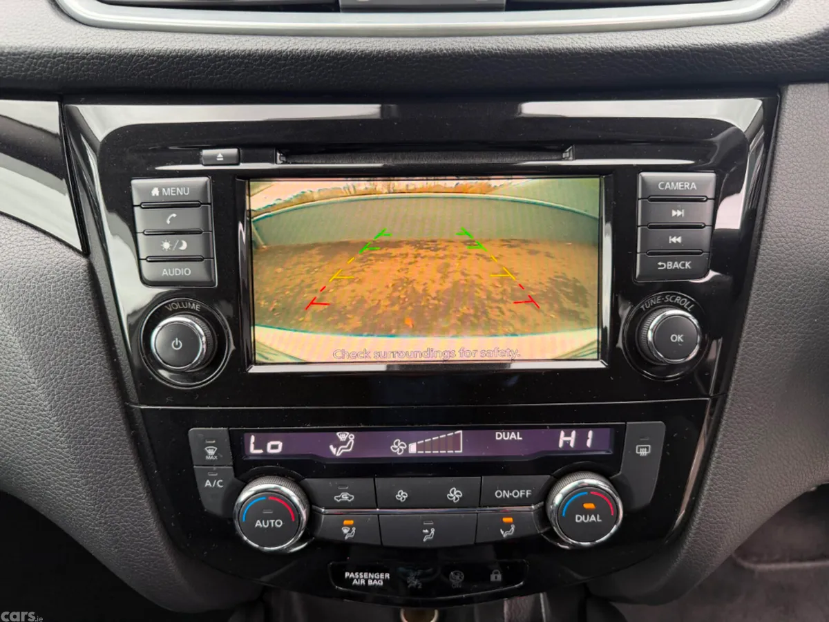 Nissan Qashqai MPV, Petrol, 2021, White