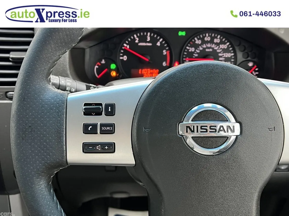 Nissan Navara Pick Up, Diesel, 2013, Silver