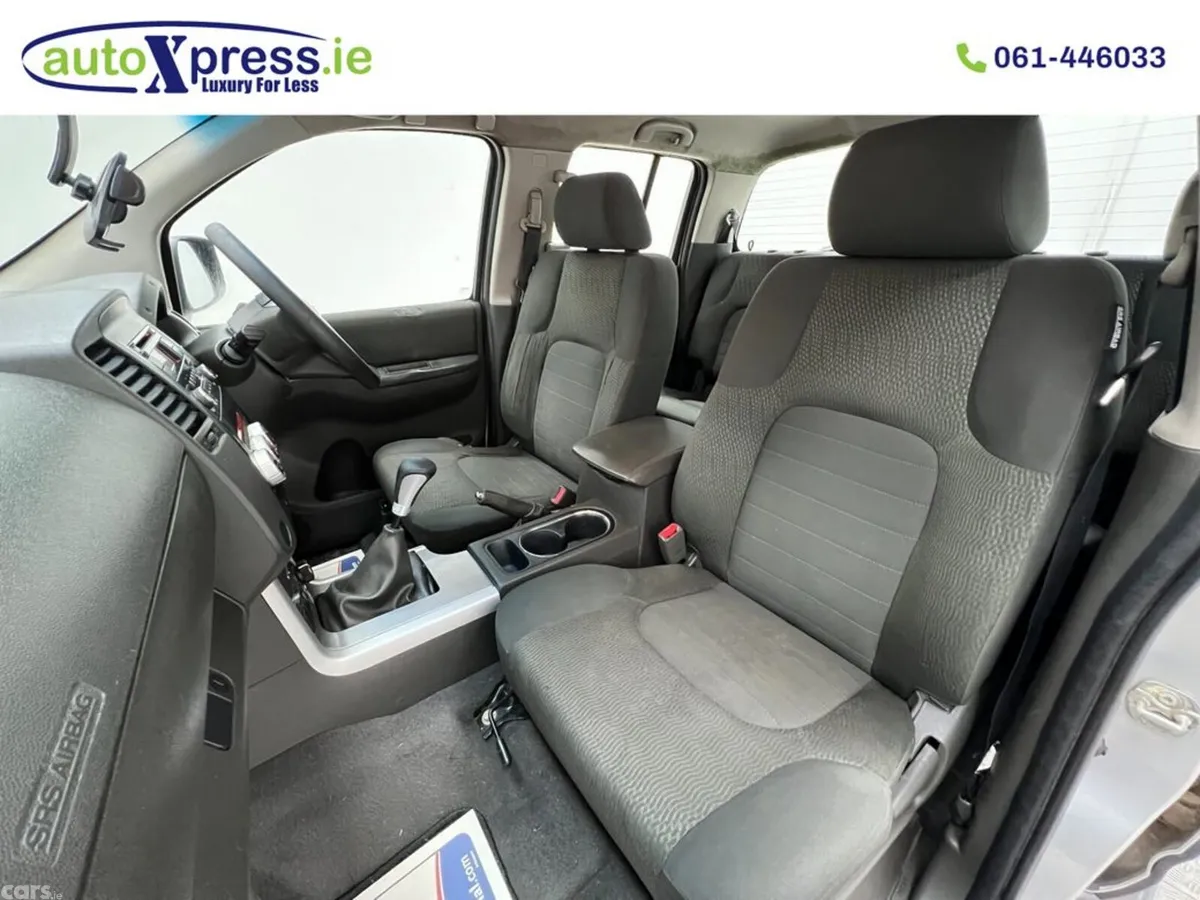Nissan Navara Pick Up, Diesel, 2013, Silver