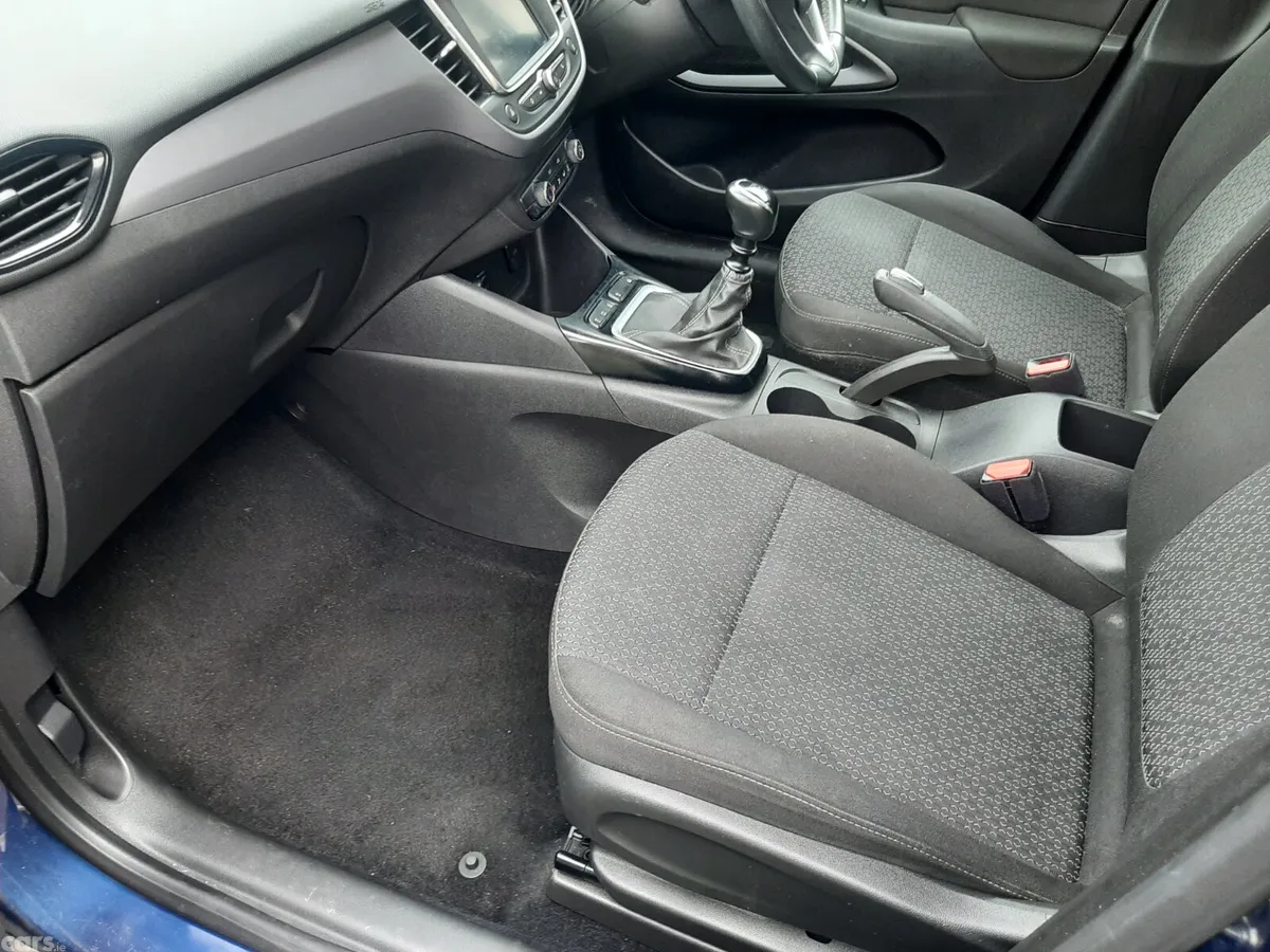 Opel Crossland SUV, Diesel, 2022, Blue