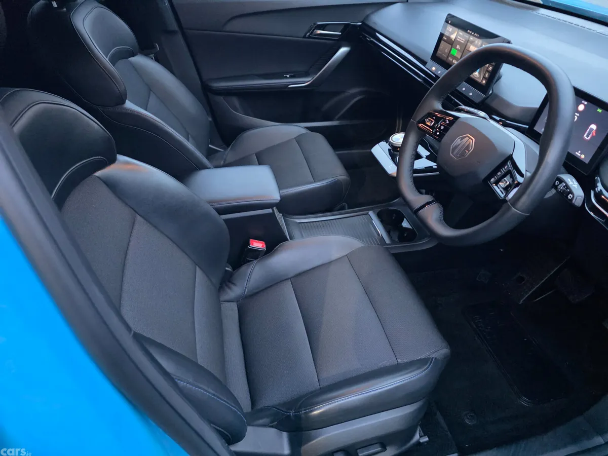 MG MG4 Hatchback, Electric, 2023, Blue