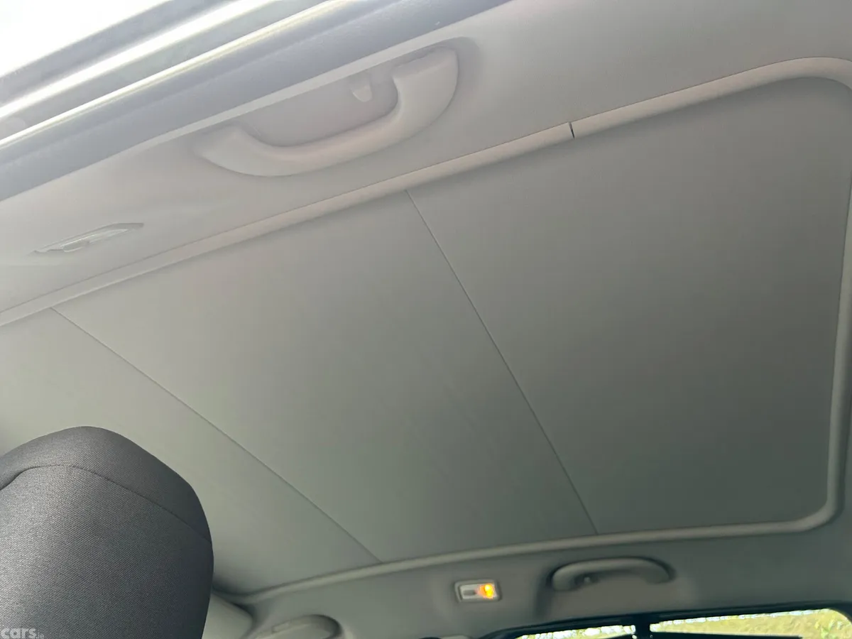 Peugeot 5008 MPV, Petrol, 2017, Grey