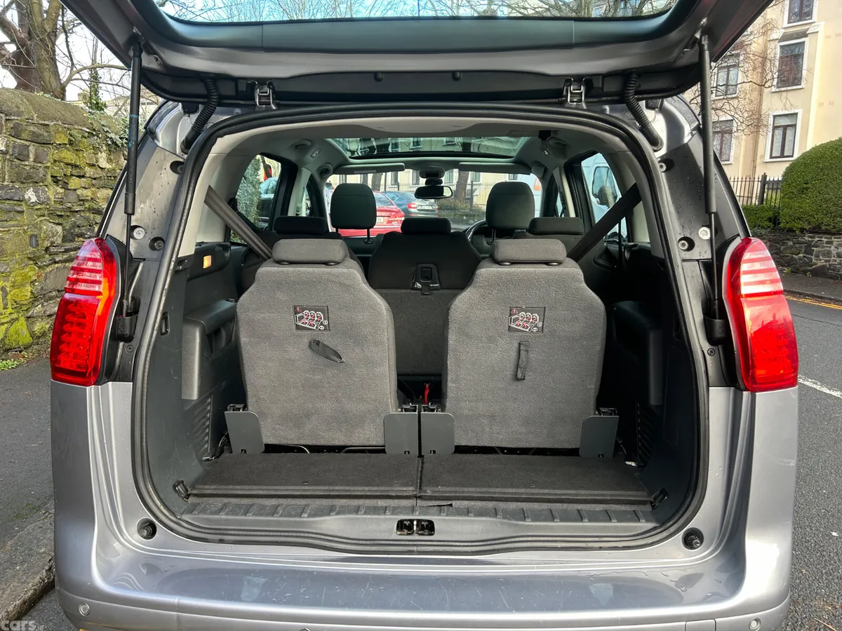 Peugeot 5008 MPV, Petrol, 2017, Grey