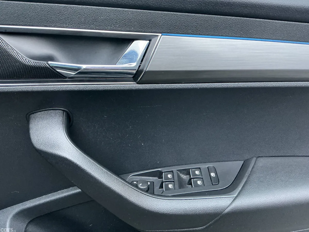 Skoda Karoq Hatchback, Diesel, 2018, Grey