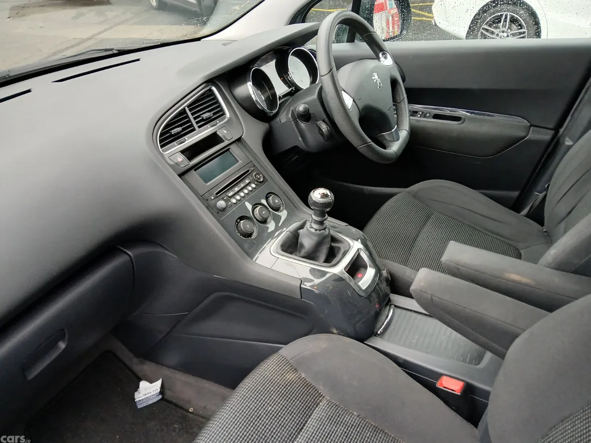 Peugeot 5008 MPV, Diesel, 2015, Grey
