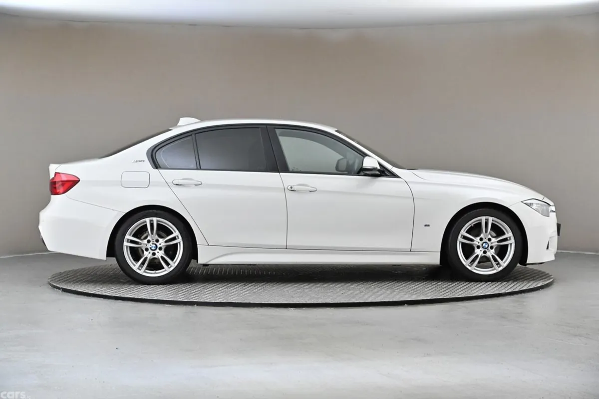 BMW 3-Series Saloon, Petrol Plug-in Hybrid, 2017, White