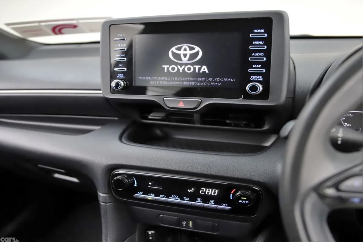 Toyota Yaris Hatchback, Petrol Hybrid, 2021, Silver