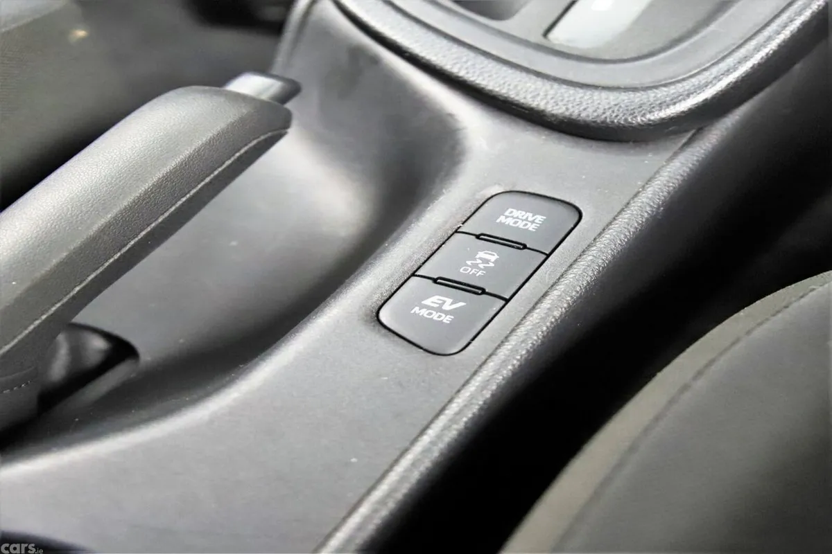 Toyota Yaris Hatchback, Petrol Hybrid, 2021, Silver