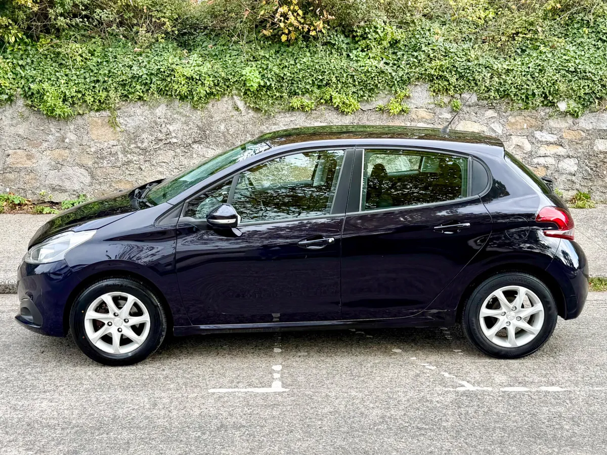 Peugeot 208 Hatchback, Petrol, 2016, Blue