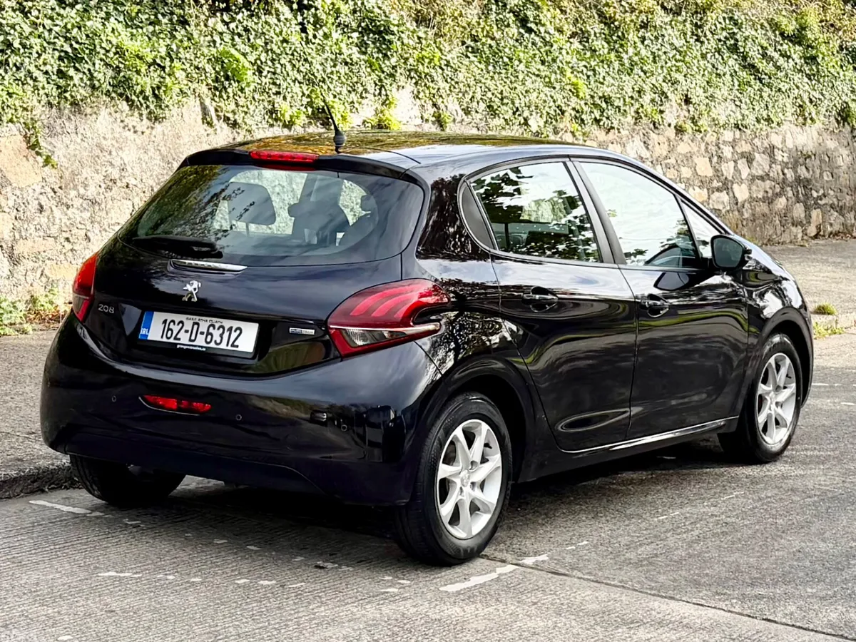 Peugeot 208 Hatchback, Petrol, 2016, Blue