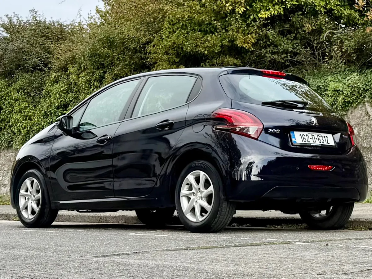 Peugeot 208 Hatchback, Petrol, 2016, Blue