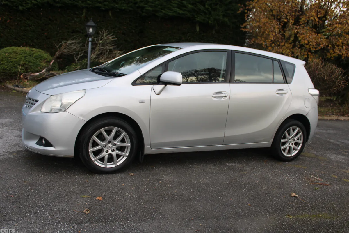 Toyota Verso MPV, Diesel, 2010, Silver