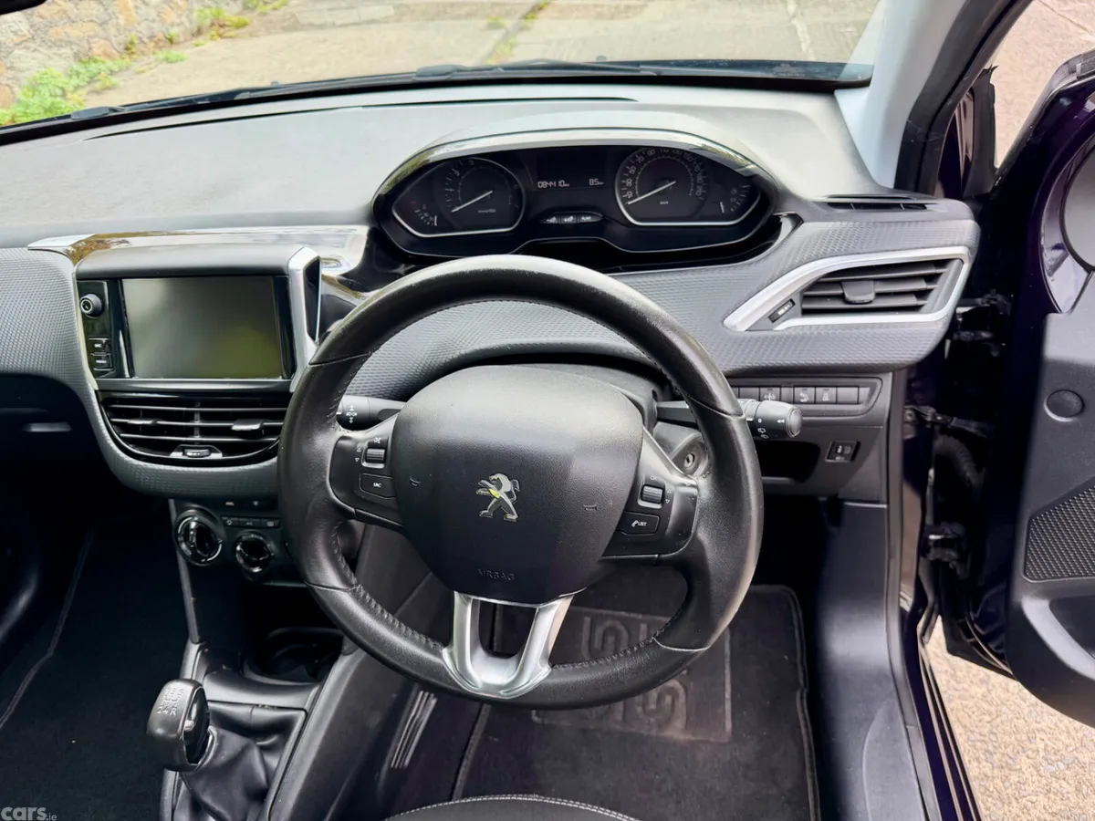 Peugeot 208 Hatchback, Petrol, 2016, Blue