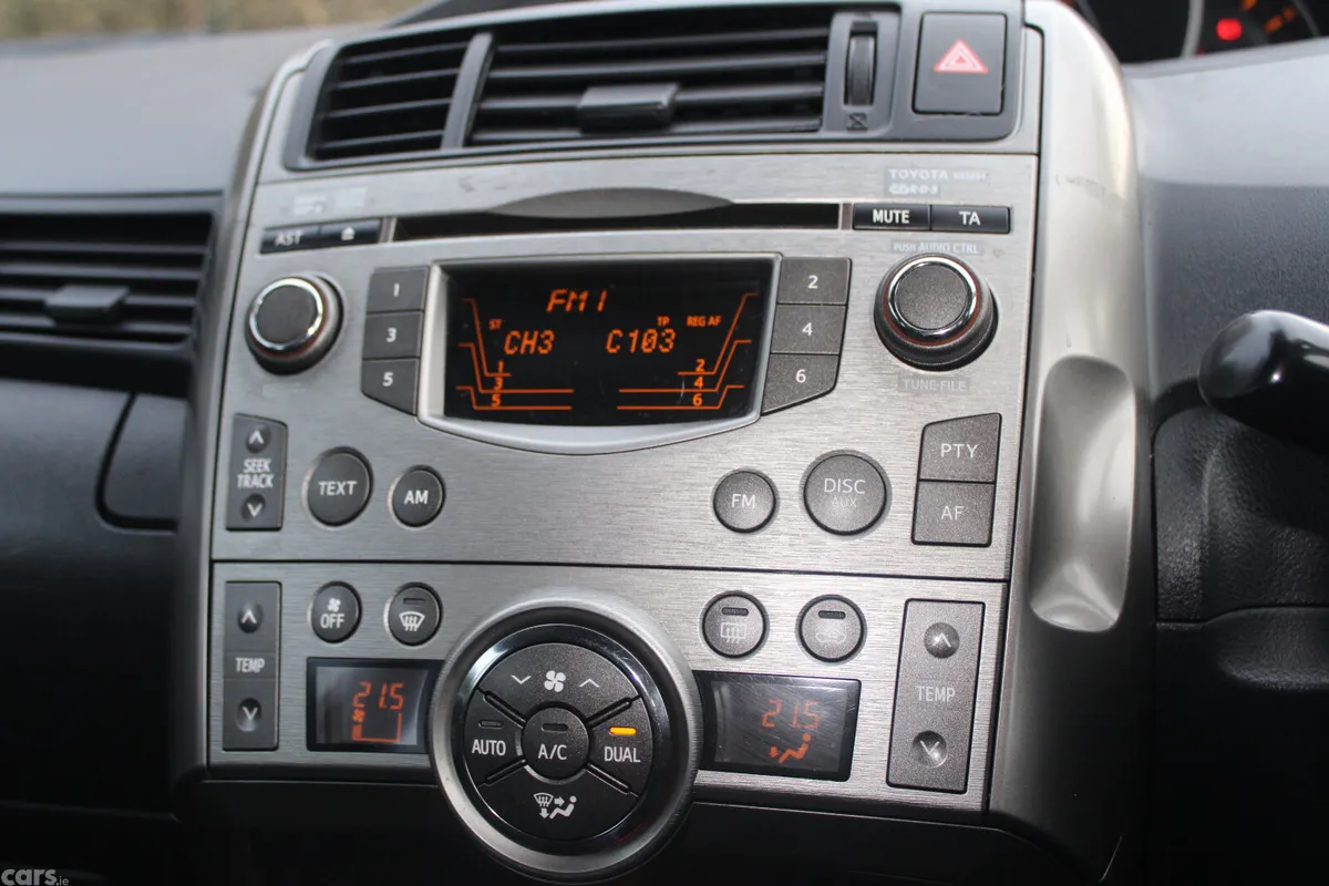 Toyota Verso MPV, Diesel, 2010, Silver