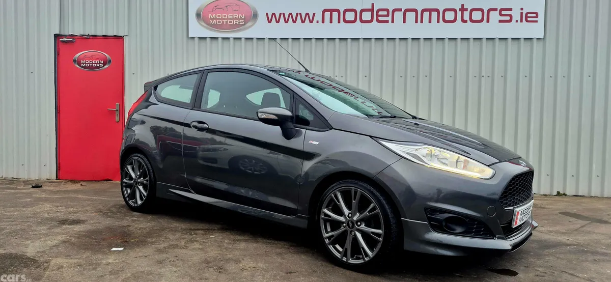 Ford Fiesta Hatchback, Petrol, 2016, Grey